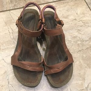Teva sandals 6.5 brown